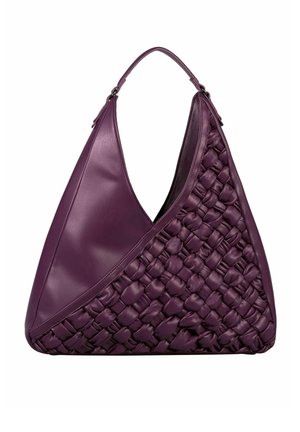 Sac à main en cuir violet avec une texture tressée sur un côté, une finition lisse de l'autre, et une bandoulière arrondie.