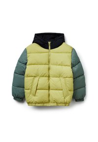 Giacca imbottita con cappuccio, caratterizzata da un davanti giallo, maniche verdi e cappuccio nero. Include due tasche anteriori e polsini elasticizzati.