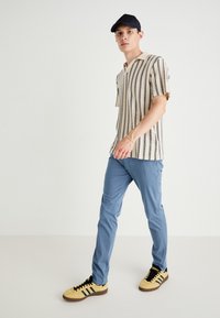 DOCKERS SMART SUPREME FLEX SKINNY - Chino - bluefin