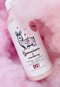 Yope NATURAL INTIMATE WASH - Duschgel - geranium & cranberry