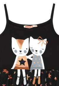 Schwarzes ärmelloses Kleid mit einem Tüllrock, das zwei Cartoon-Katzen in metallischem Bronze und Grau zeigt. Das Design umfasst Punkte und Sternenmuster.