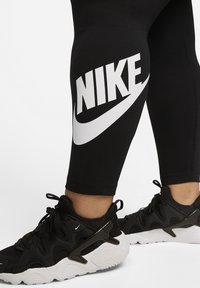 Nike Sportswear Leggings - black white