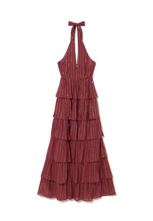 Vestido largo sin mangas con volantes en rojo oscuro con rayas verticales plateadas y cierre de lazo en el cuello halter.