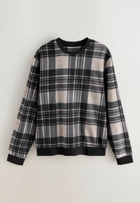 Schwarz-grauer karierter Langarm-Fleece-Pullover mit schwarzem geripptem Kragen, Bündchen und Saum, vor einem hellgrauen Hintergrund präsentiert.