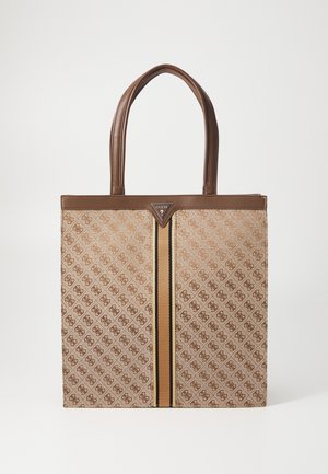 Tote-Bag mit einem gemusterten beigen Stoffkörper, braunen Ledergriffen und einem zentralen gold- und schwarz gestreiften Akzent mit einem Logo oben.