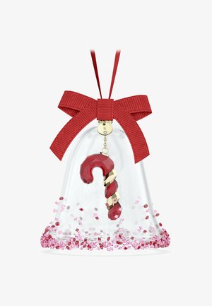 Przezroczysta szklana zawieszka w kształcie dzwonka z czerwonym wstążką, zawierająca czerwoną i złotą laskę cukrową w środku, otoczoną różowym brokatem.