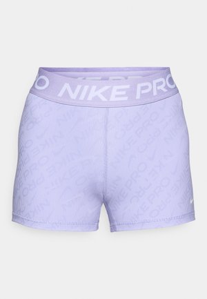 Helle lila Nike Pro Shorts mit strukturiertem Rippenmuster, elastischem Bund mit dem Markennamen in Weiß und genähten Saumdetails.