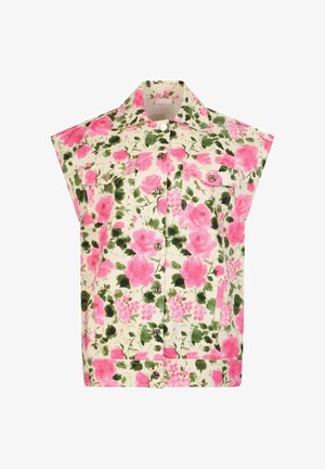 Chemisier sans manches à boutons avec col pointu, poches à rabat à l'avant, et motif floral de roses roses et feuilles vertes sur fond clair.