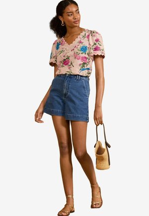 Love & Roses V-NECK - Triko s potiskem - pink floral