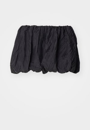 Must have rakkudest valmistatud must topp, millel on elastne vöökoht, tekstureeritud pind ja kogumisega disain, et luua volüümikas kuju.