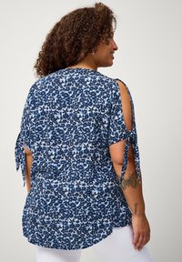 Ellos Plus collection Tunikaer - blau geblümt