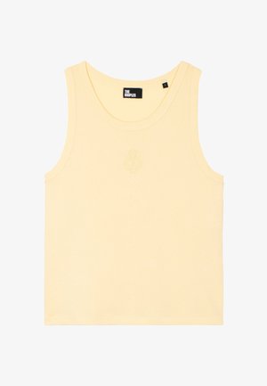 Top court sans manches jaune pâle avec encolure ronde et logo brodé subtil au centre devant, étiquette de marque à l'intérieur du col.