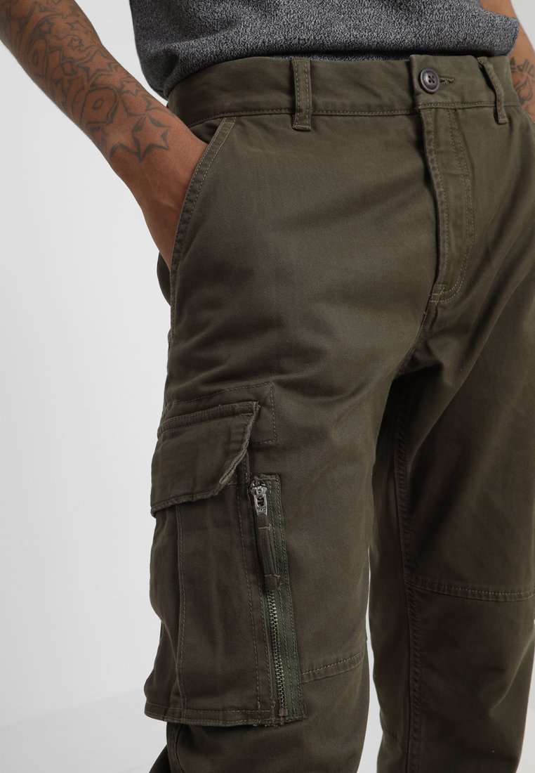 international recruit grip cargo pants
