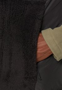 Thumbnail Image 7