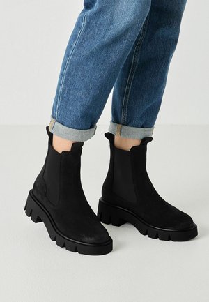 Tamaris, Plateaustiefelette - black