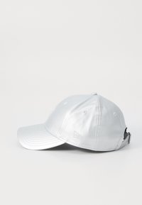 Thumbnail Image 3