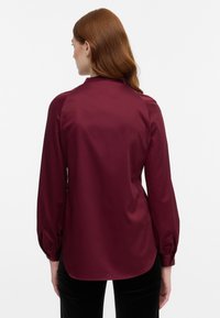 Eterna REGULAR FIT - Button-down blouse - burgunder