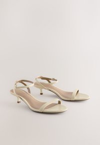REGULAR FIT FOREVER COMFORT LOW KITTEN HEEL SIMPLE - Sandaalid - snake beige