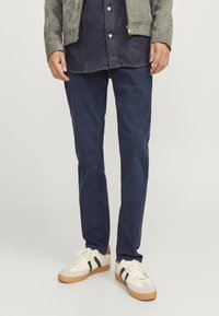 JJIMIKE JJORIGINAL - Straight leg jeans - blue denim