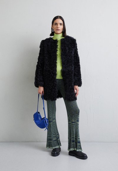 STUDIO ID ROMY TIGRADO SHEARLING COAT - Κοντό παλτό - black silky