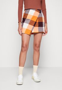 Monki Minikjol - brown