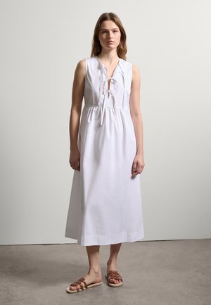 WITH V NECK  - Freizeitkleid - optical white