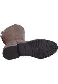 Thumbnail Image 4