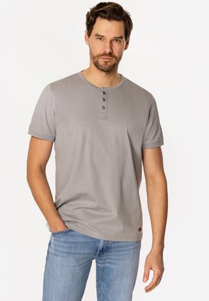 - T-shirt basic