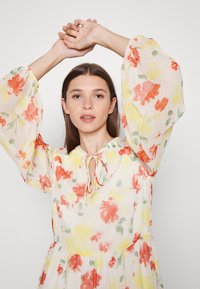 VILA VIFALIA DRESS - Vestido de dia - white alyssum