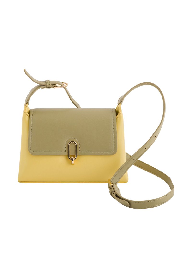 Sac à main structuré en cuir jaune et vert avec un rabat avant et un fermoir doré. Bandoulière adjustable pour un port croisé ou à l'épaule.