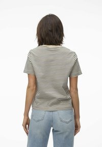 Vero Moda VMJADA - T-shirt imprimé - birch
