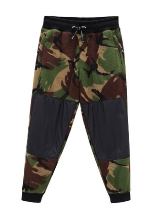Pantalones deportivos de felpa con patrón de camuflaje, que presentan paneles sintéticos negros en los muslos y una cintura elástica con cordón de ajuste.