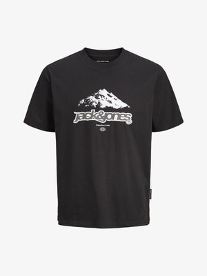 Fekete rövid ujjú póló fehér hegy grafikával és középen, elöl nagy, vastag "jack & jones" felirattal.