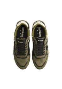 Sneaker verde e nere con tomaia in suede, caratterizzate da una suola imbottita, design con lacci e logo sulla linguetta e sulla soletta.