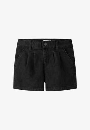 Crne traper kratke hlače s gumbom sprijeda, prorezima za remen, naborima i bočnim džepovima, prikazane na bijeloj pozadini.