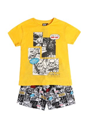 Camiseta de algodón amarilla con gráficos de Star Wars en estilo cómic; pantalones cortos en blanco y negro con diseños similares y acentos de texto en azul.