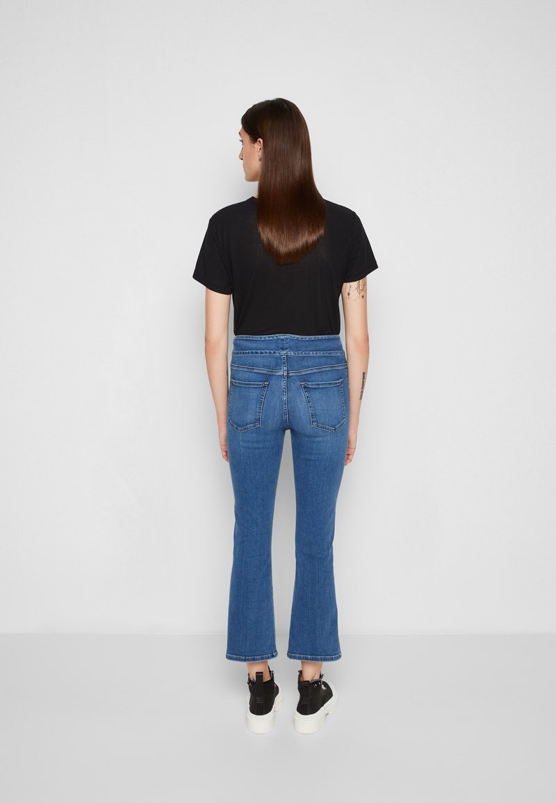 Damen Bekleidung | Frame Denim LE HARDY CROP FLARE Flared Jeans seaside/blue denim - HA26280 Damen Bekleidung | Frame Denim LE HARDY CROP FLARE Flared Jeans seaside/blue denim - HA26280