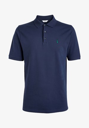 Marineblaues Polohemd aus Baumwolle mit klassischem Kragen, drei Knöpfen und einem kleinen grünen gestickten Logo auf der linken Brust.