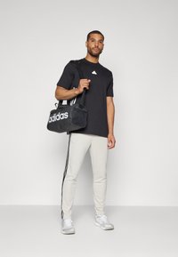adidas Performance BASE - Tréningruha alsók - alumina/black