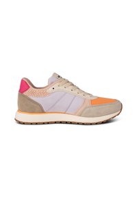 Sneaker mit einer Materialkombination: beiges Leder, pinke und orangefarbene Akzente, strukturiertes helllila Overlay und Gummisohle.