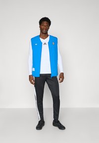 adidas Originals REAL MADRID ICON VEST - Colete - bluebird/white