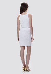 INFLUENCER Bleistiftrock - white