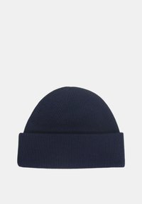 Cappello beanie blu navy realizzato in tessuto a costine, con cuffia ripiegata e una finitura liscia e texturizzata.