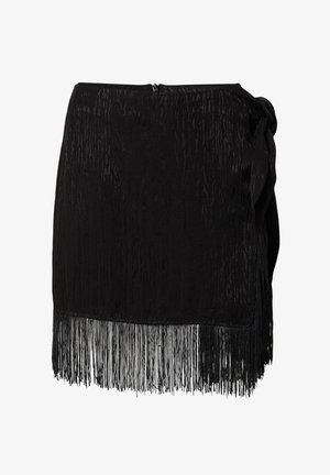 Schwarzer Rock mit einem strukturierten Muster und einem Fransenrand. Das Design umfasst eine taillierte Taille und einen Reißverschluss auf der Rückseite.