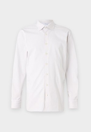 Vaaleanruskea raitapaita, jossa on nappikaulus, pitkät hihat ja helmikynärunko. Sisältää vaihteleva ohuita vaaleita ja tummia raitoja.