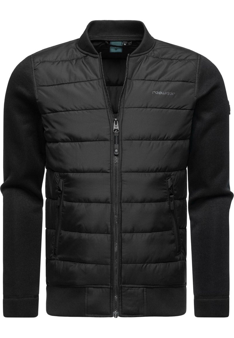 Čierna bomber bunda s polstrovaním, so zapínaním na zips, rebrovanými manžetami a bočnými vreckami. Obsahuje prešívané predné panely a hladké pletené rukávy.