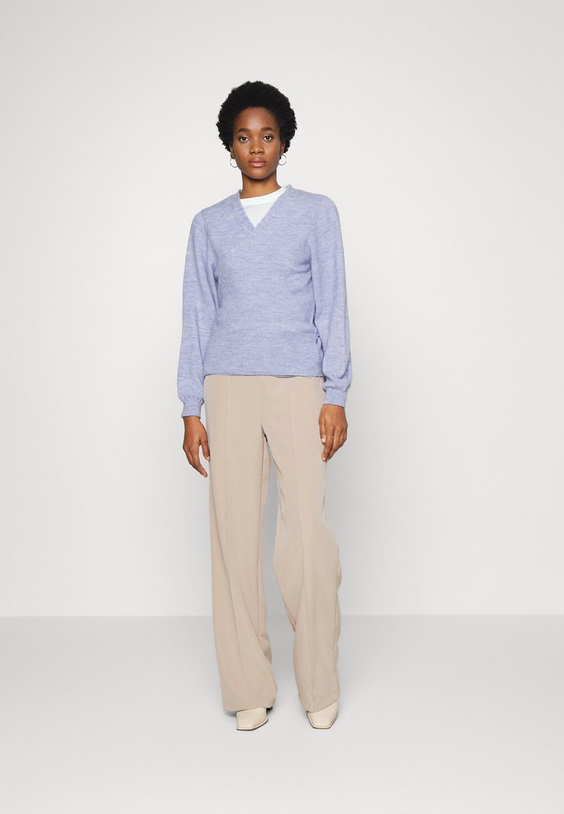 Modström OPAL V-NECK - Camisola - cornflower