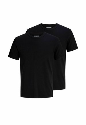Deux t-shirts noirs unis à manches courtes et col rond affichés en superposition sur fond blanc.