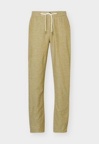 Selezionato, green moss