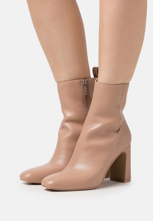 Steve Madden, Bottines à talons hauts - tan